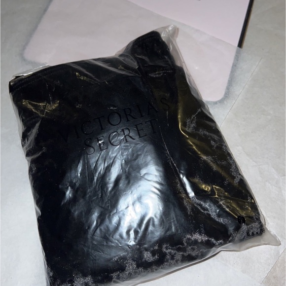 (M) Victoria’s Secret PINK VELVET BOXY PAJAMA SHORTS - Picture 4 of 4